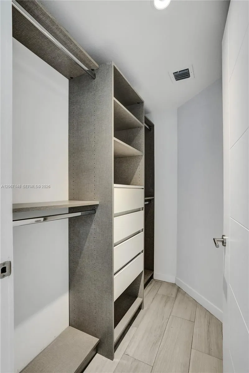1010 SW 2nd Ave #1708 Miami, FL 33130