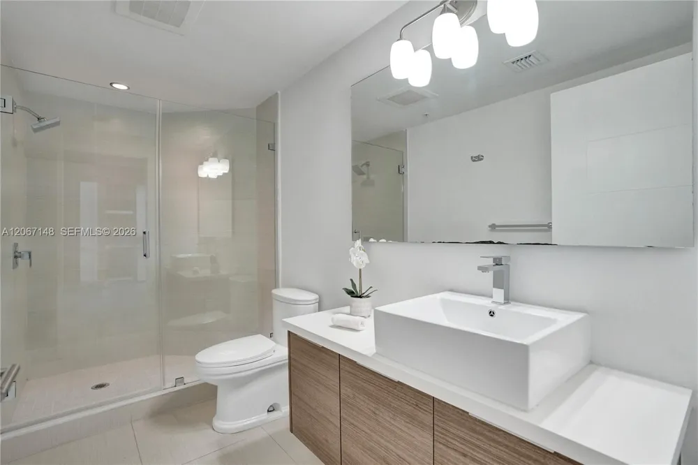 1010 SW 2nd Ave #1708 Miami, FL 33130