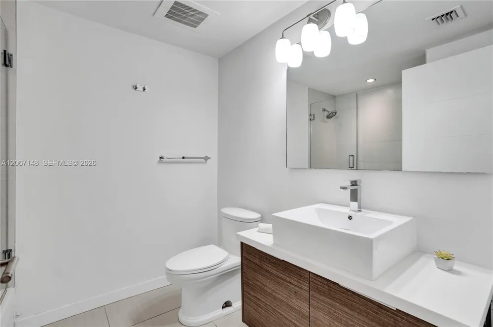 1010 SW 2nd Ave #1708 Miami, FL 33130