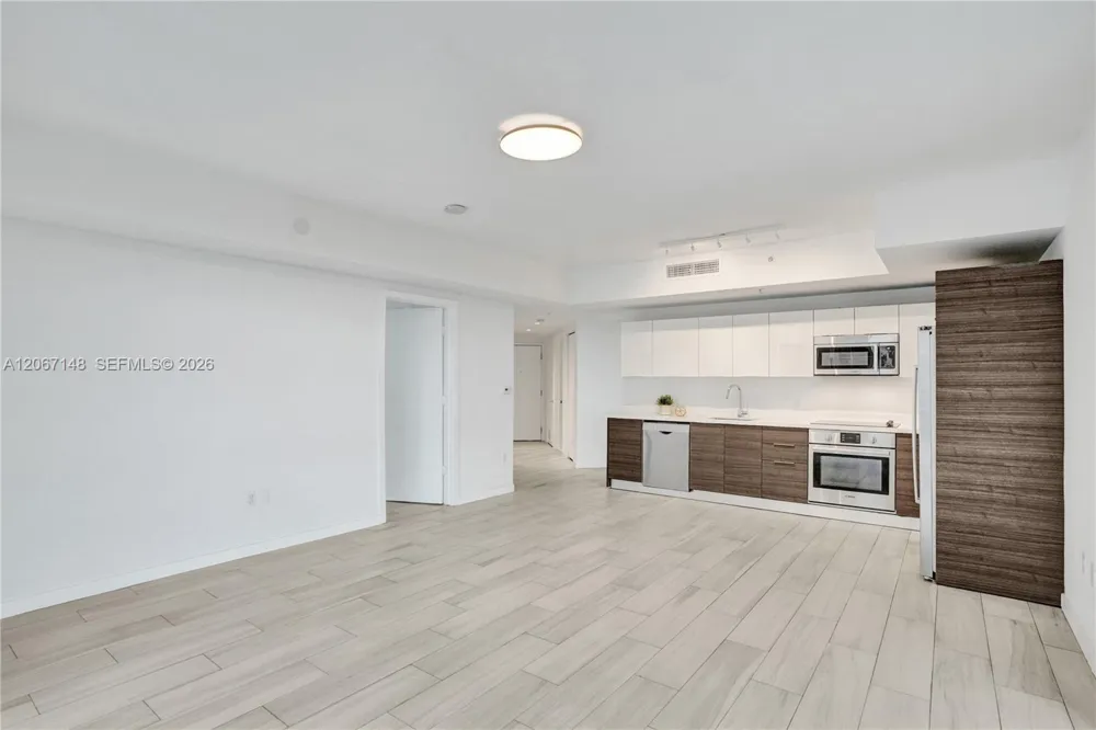 1010 SW 2nd Ave #1708 Miami, FL 33130