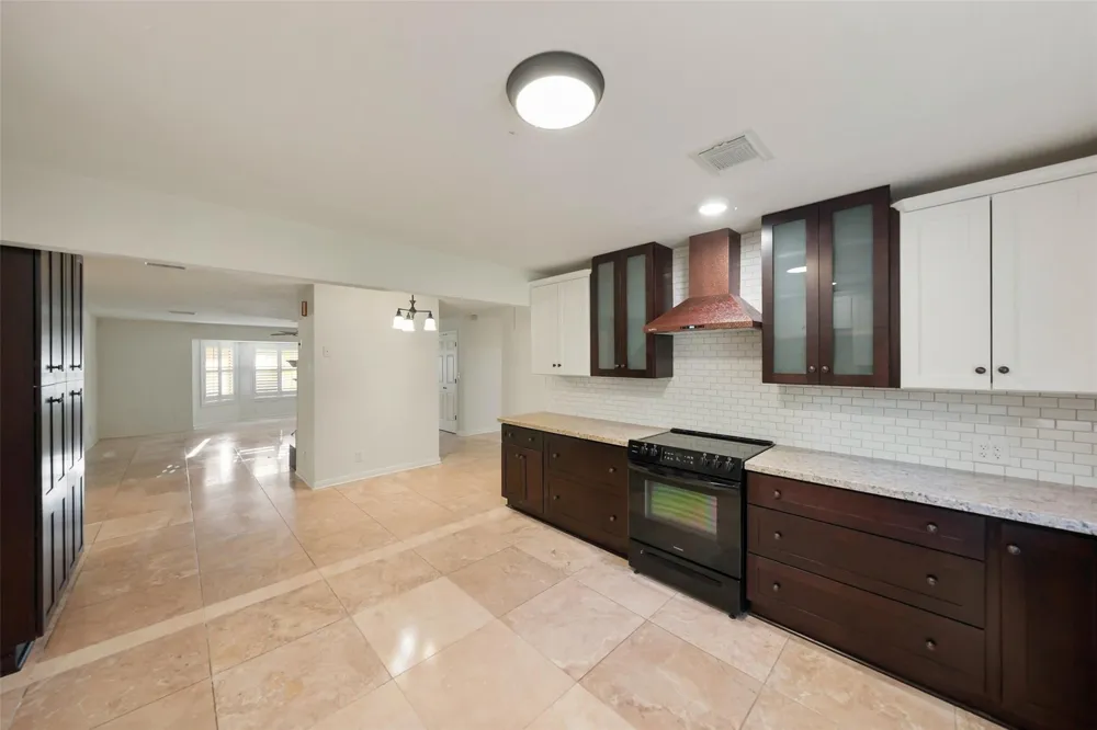 83 County Road 3189c Cleveland, TX 77327