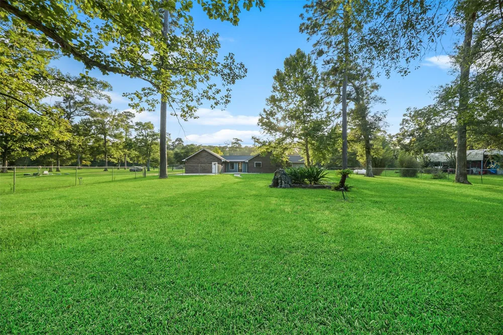 83 County Road 3189c Cleveland, TX 77327