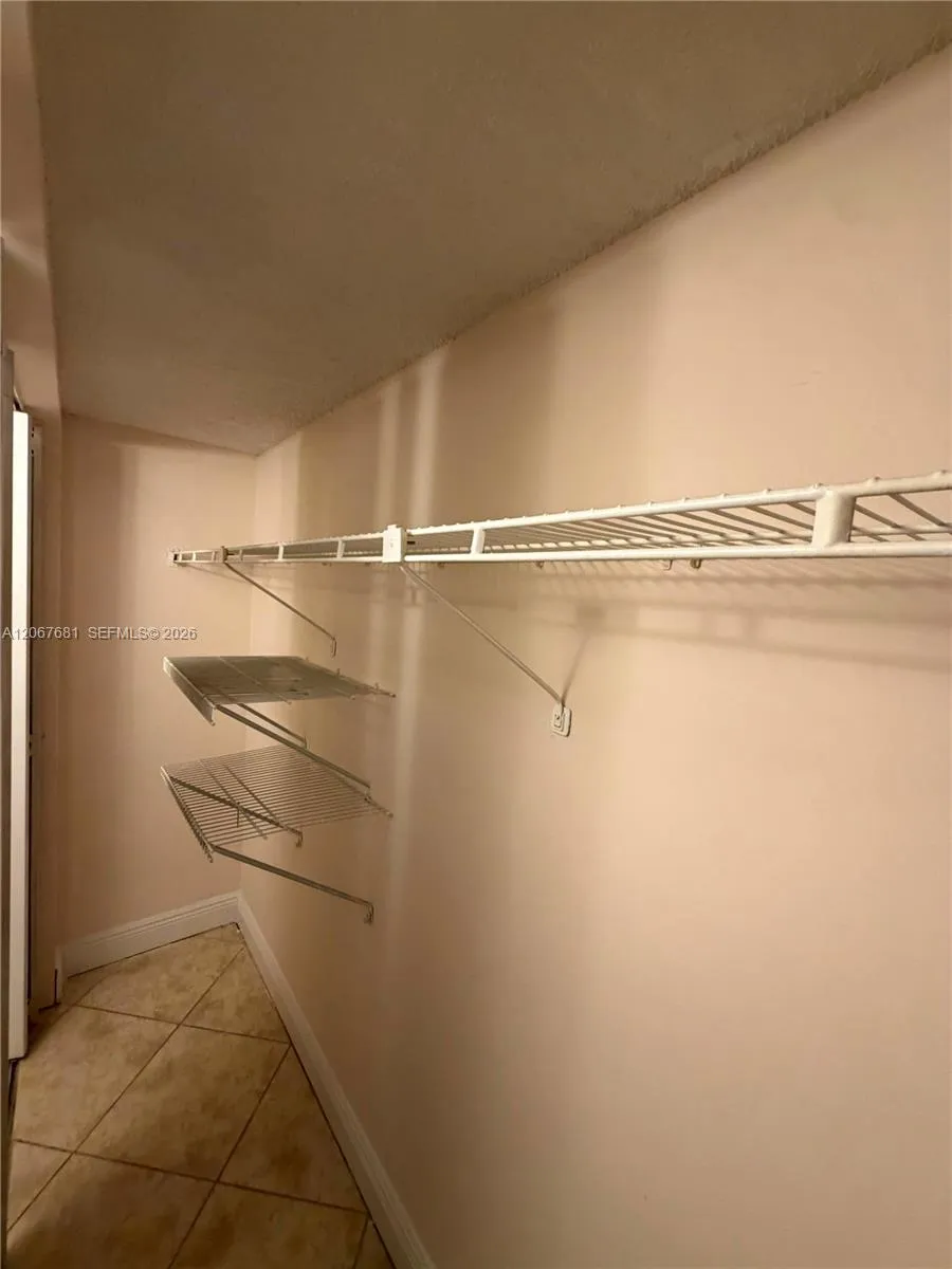 7601 E Treasure Dr #2007 North Bay Village, FL 33141