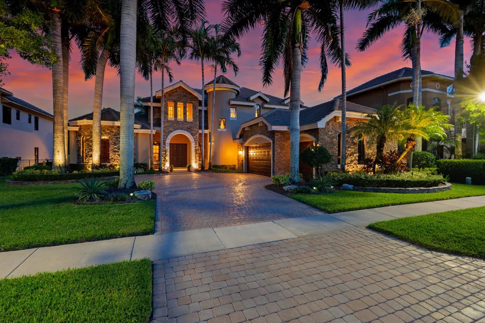 10538 VERSAILLES BOULEVARD Wellington, FL 33449