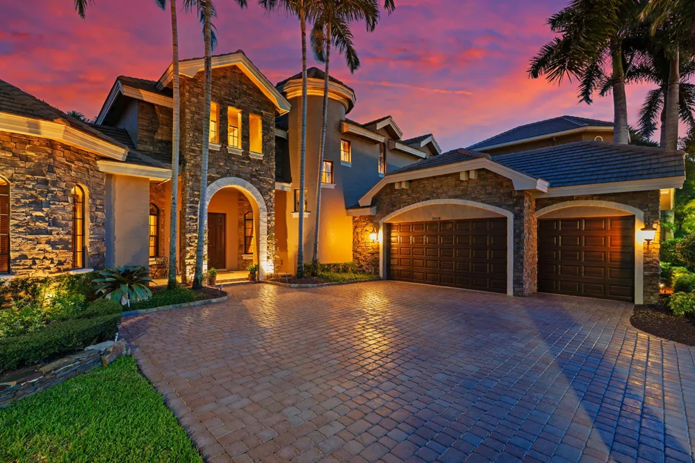 10538 VERSAILLES BOULEVARD Wellington, FL 33449