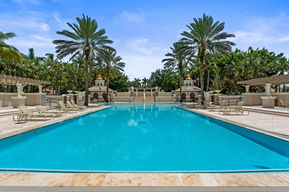 10538 VERSAILLES BOULEVARD Wellington, FL 33449