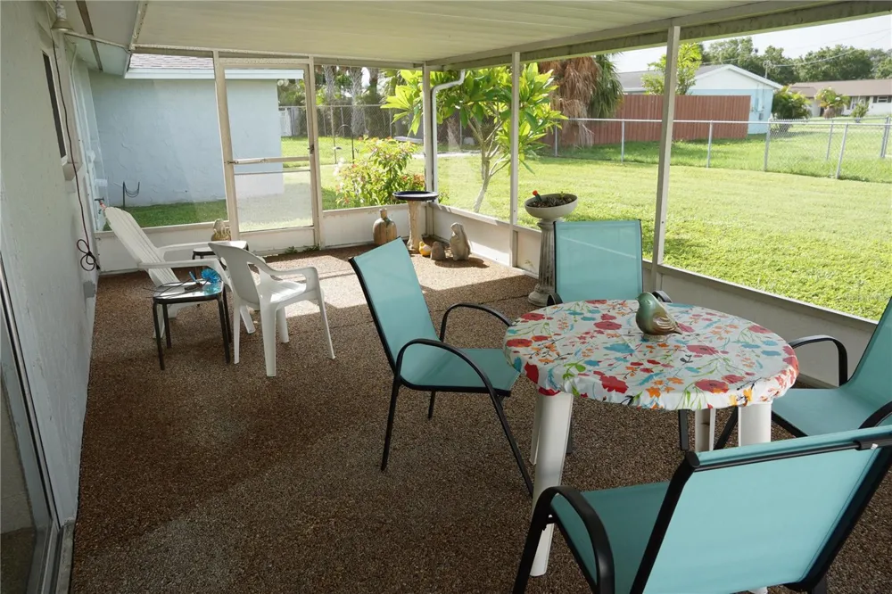 536 FLAMINGO DRIVE Apollo Beach, FL 33572