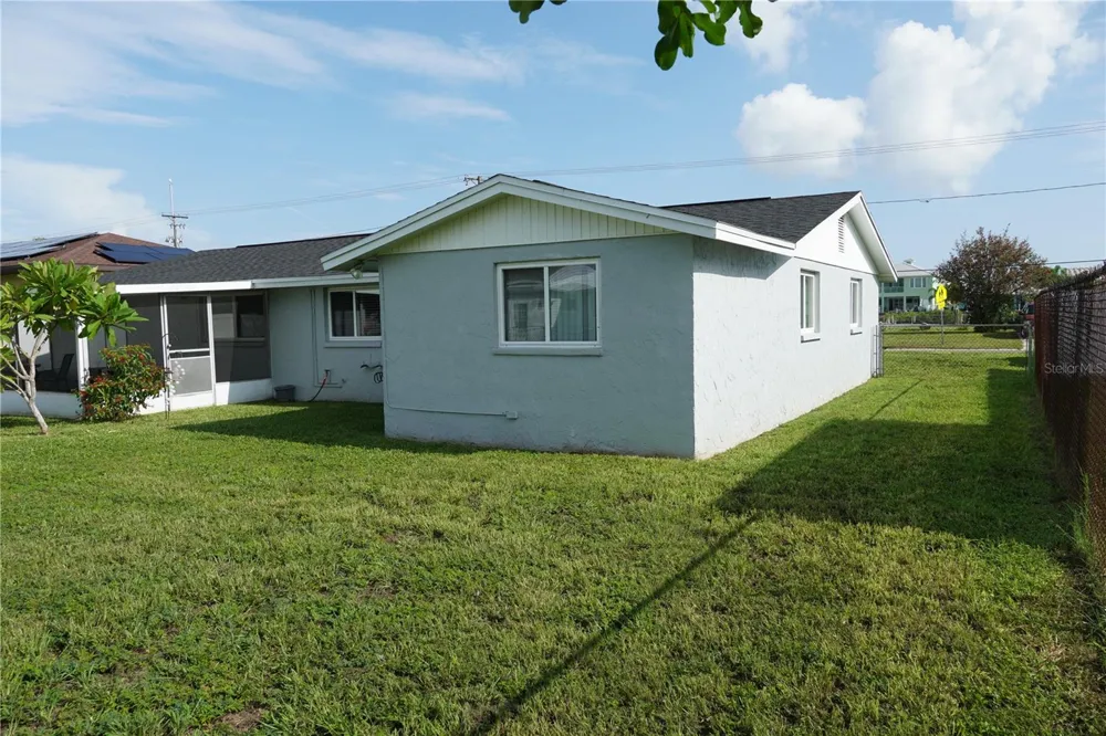 536 FLAMINGO DRIVE Apollo Beach, FL 33572