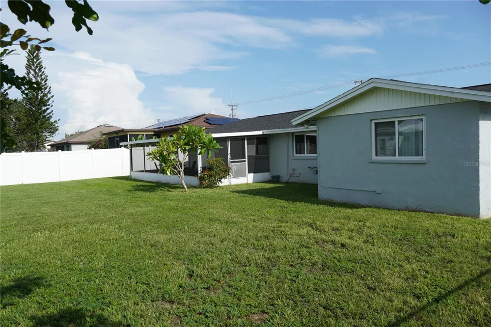536 FLAMINGO DRIVE Apollo Beach, FL 33572