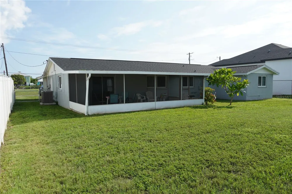 536 FLAMINGO DRIVE Apollo Beach, FL 33572