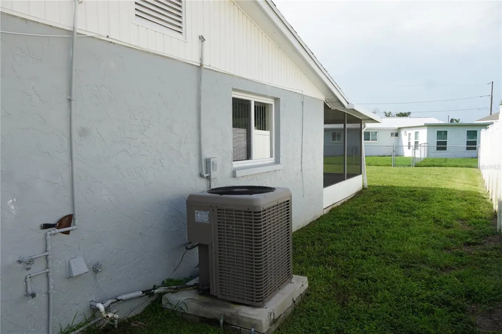 536 FLAMINGO DRIVE Apollo Beach, FL 33572