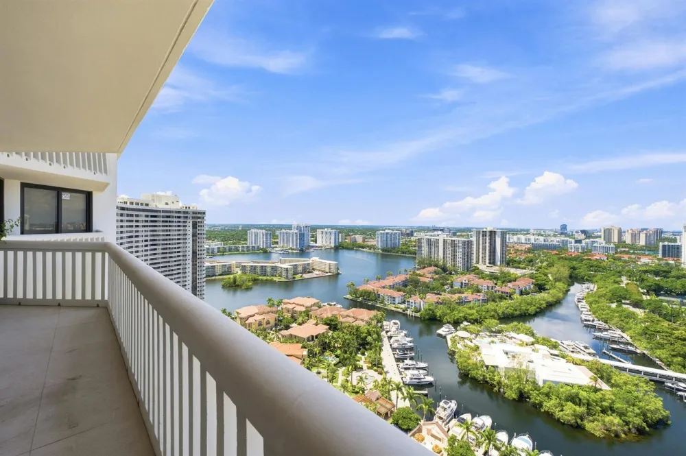 2000 Island Boulevard #2905 Aventura, FL 33160