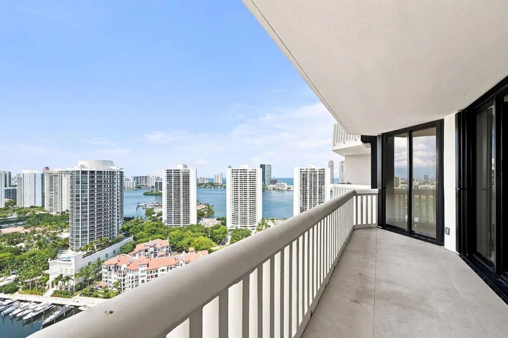 2000 Island Boulevard #2905 Aventura, FL 33160