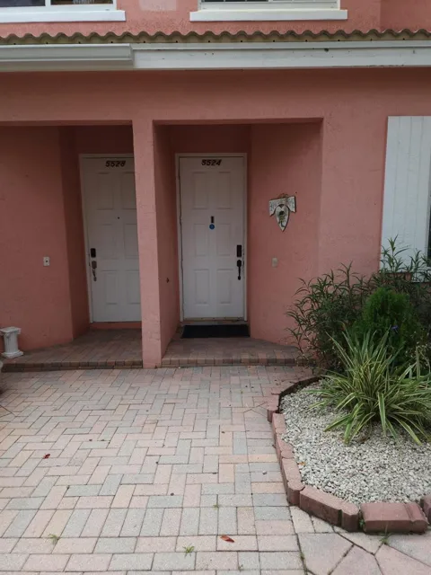 5524 Boynton Gardens Drive
