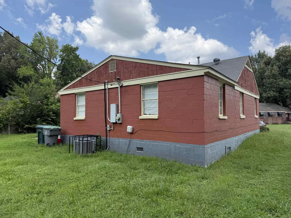 1561 W DIANNE CIR Memphis, TN 38114