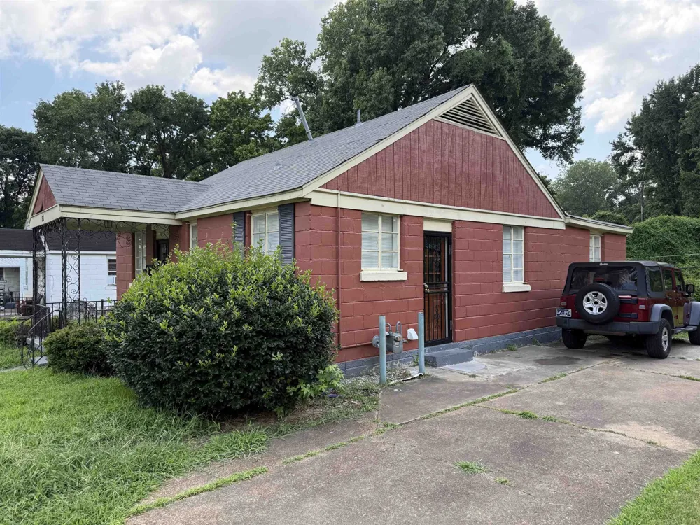 1561 W DIANNE CIR Memphis, TN 38114