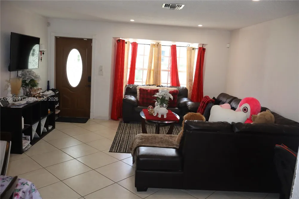 6327 NW 19th Ct Margate, FL 33063