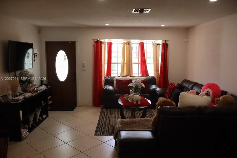 6327 NW 19th Ct Margate, FL 33063