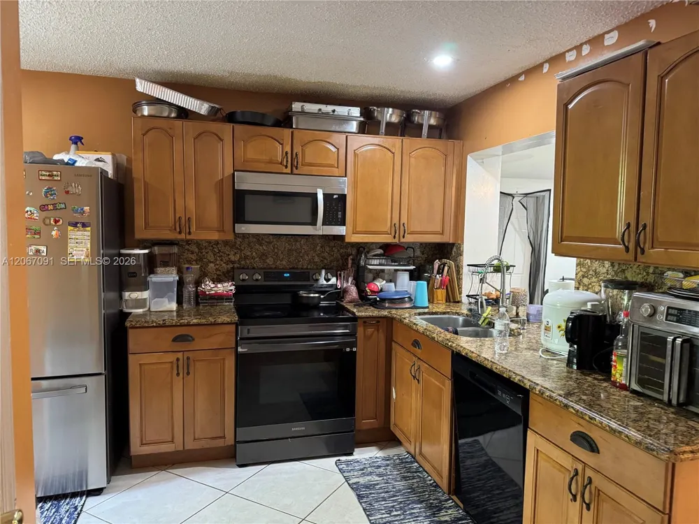 6327 NW 19th Ct Margate, FL 33063
