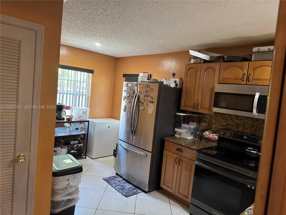 6327 NW 19th Ct Margate, FL 33063