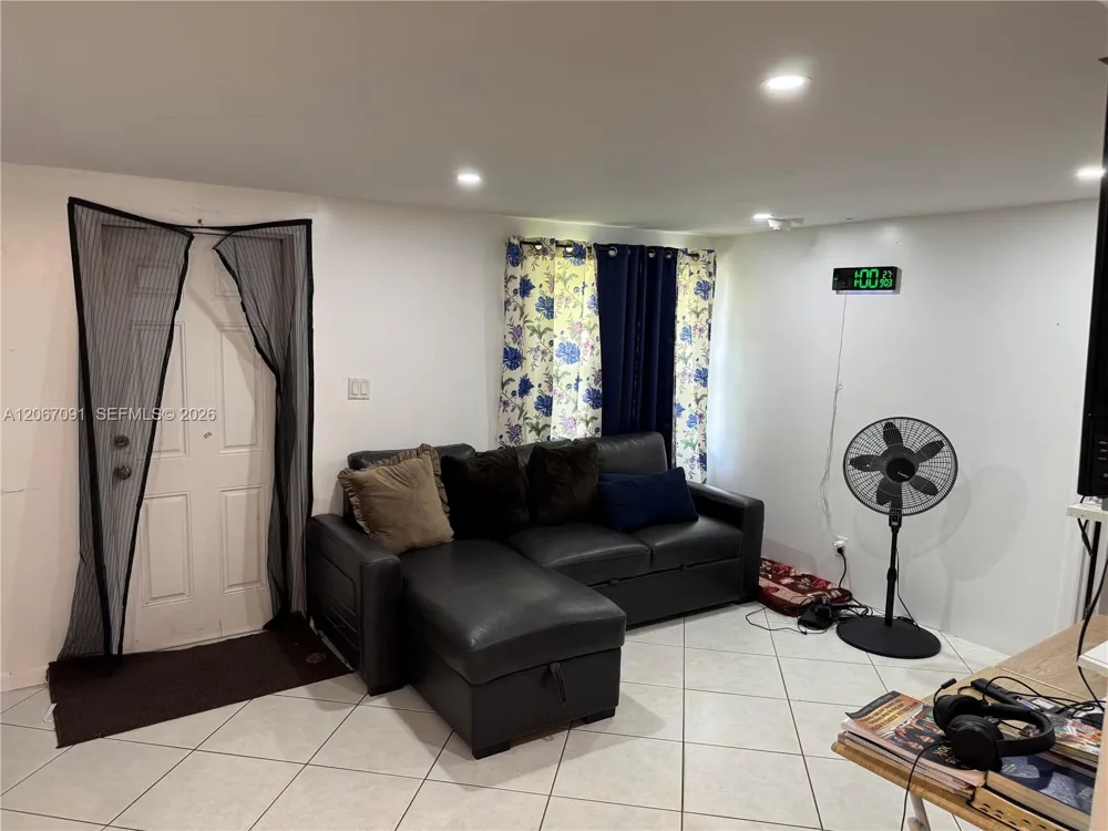 6327 NW 19th Ct Margate, FL 33063