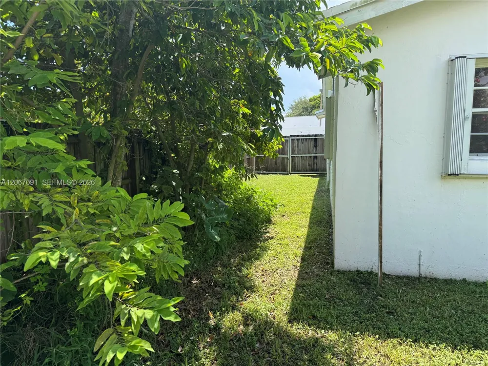 6327 NW 19th Ct Margate, FL 33063