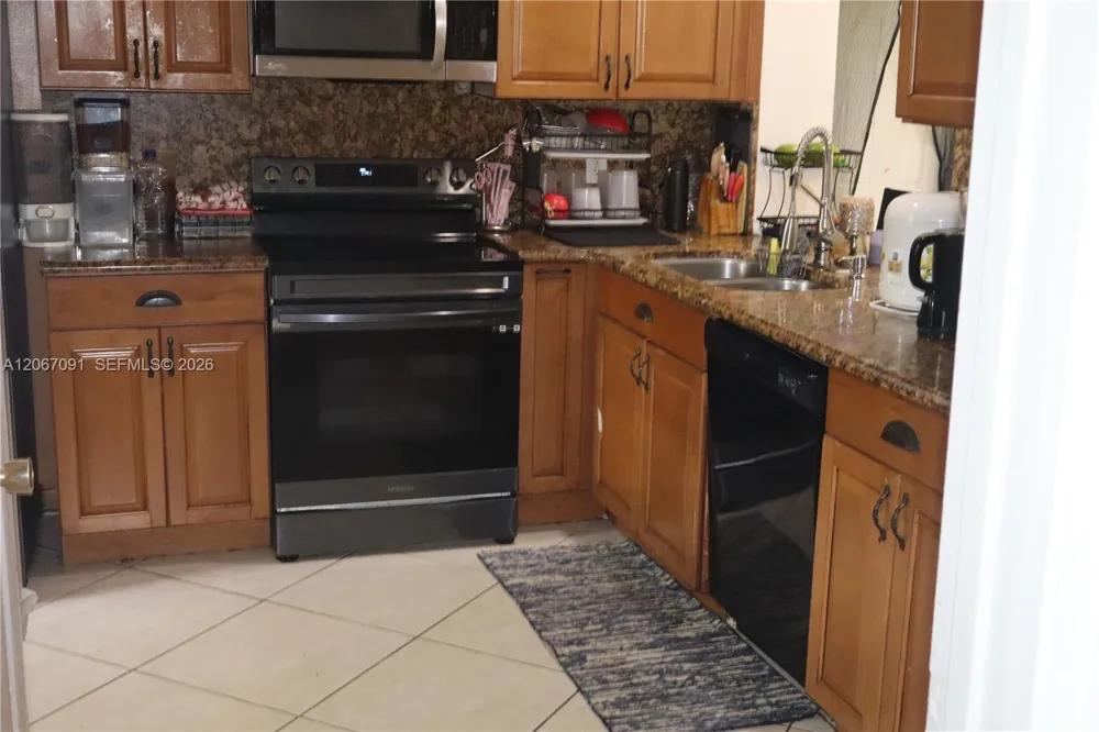 6327 NW 19th Ct Margate, FL 33063