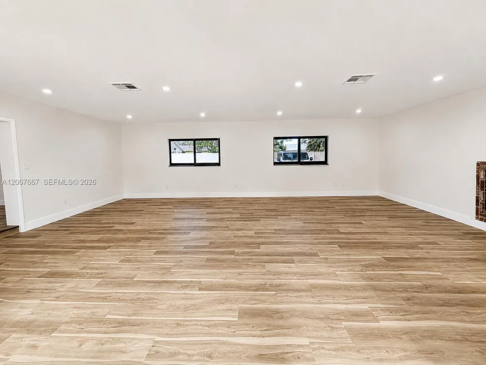 3431 NE 8th Ave Oakland Park, FL 33334
