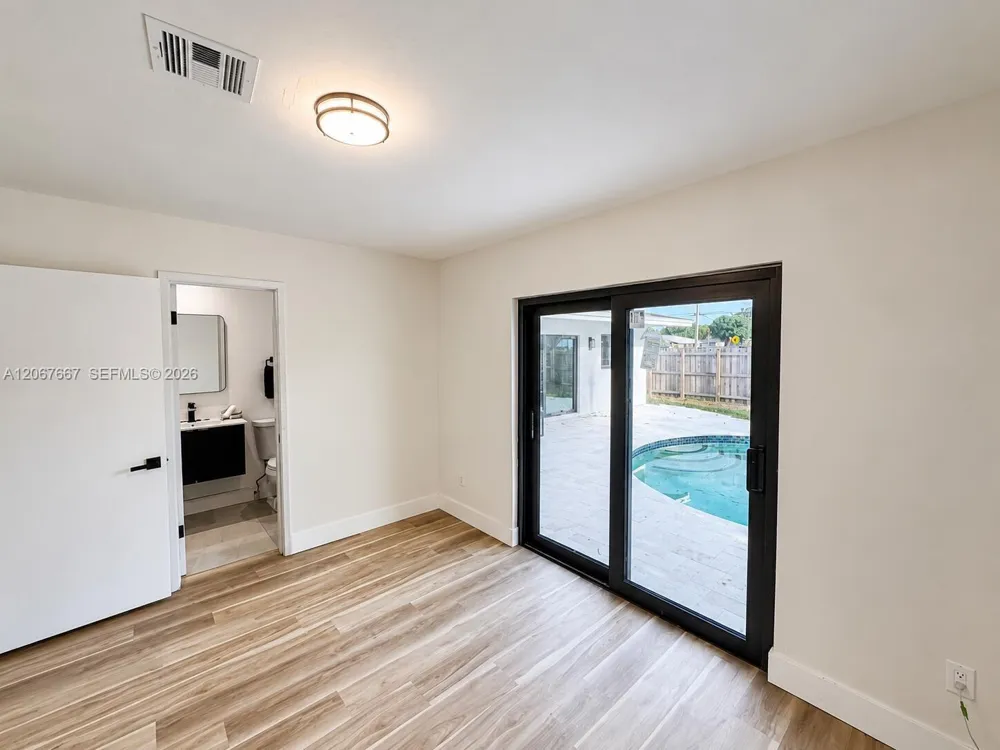 3431 NE 8th Ave Oakland Park, FL 33334