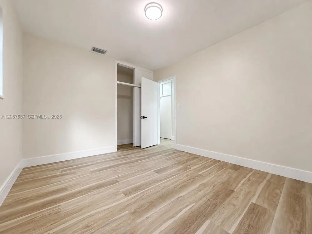3431 NE 8th Ave Oakland Park, FL 33334