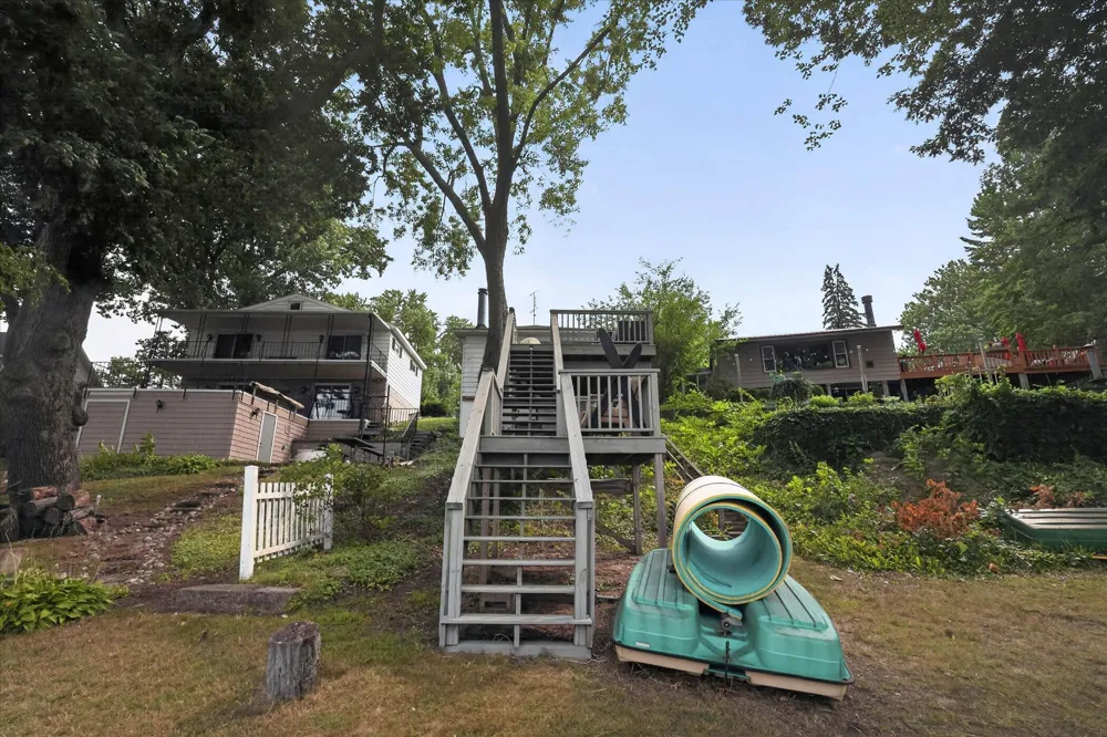 52784 Twin Lakeview Drive Wayne Township, MI 49047