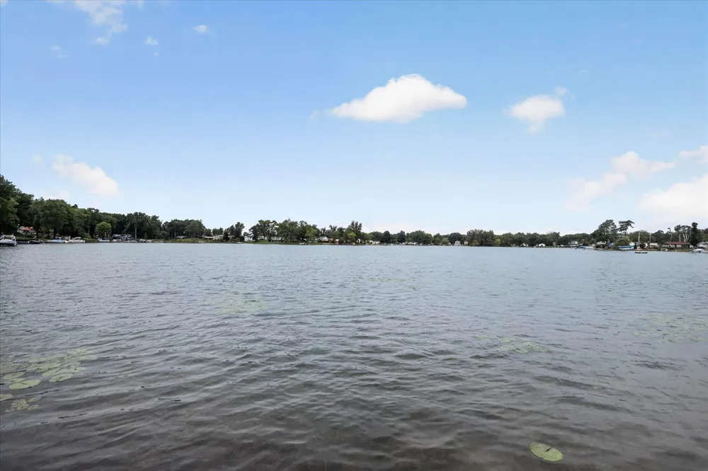 52784 Twin Lakeview Drive Wayne Township, MI 49047