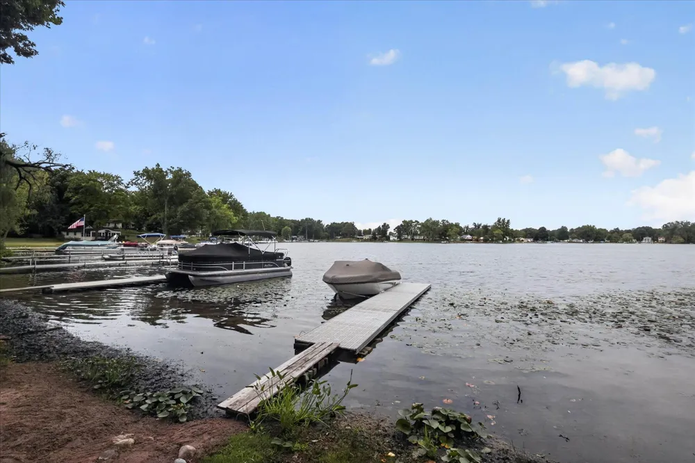 52784 Twin Lakeview Drive Wayne Township, MI 49047