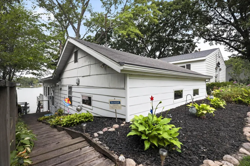52784 Twin Lakeview Drive Wayne Township, MI 49047