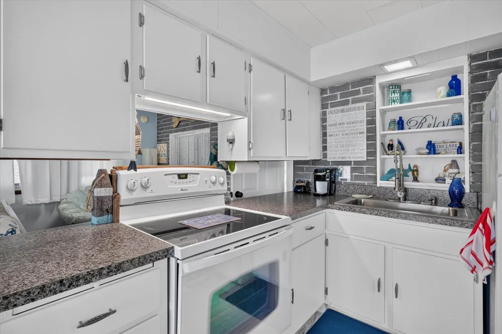 52784 Twin Lakeview Drive Wayne Township, MI 49047