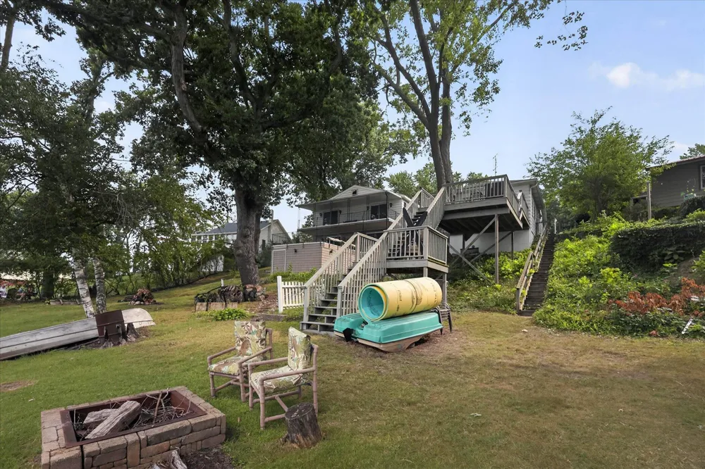 52784 Twin Lakeview Drive Wayne Township, MI 49047