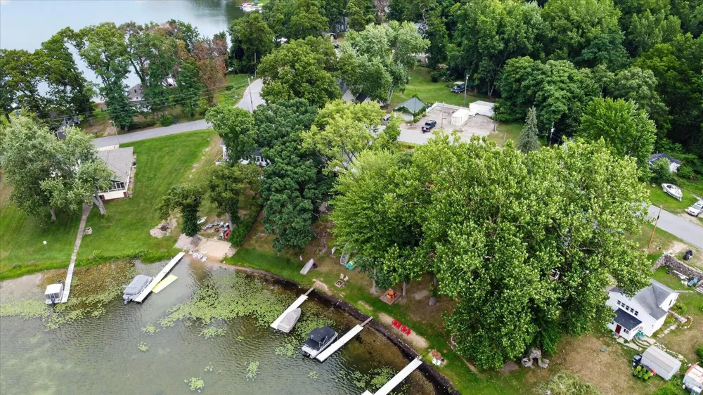 52784 Twin Lakeview Drive Wayne Township, MI 49047