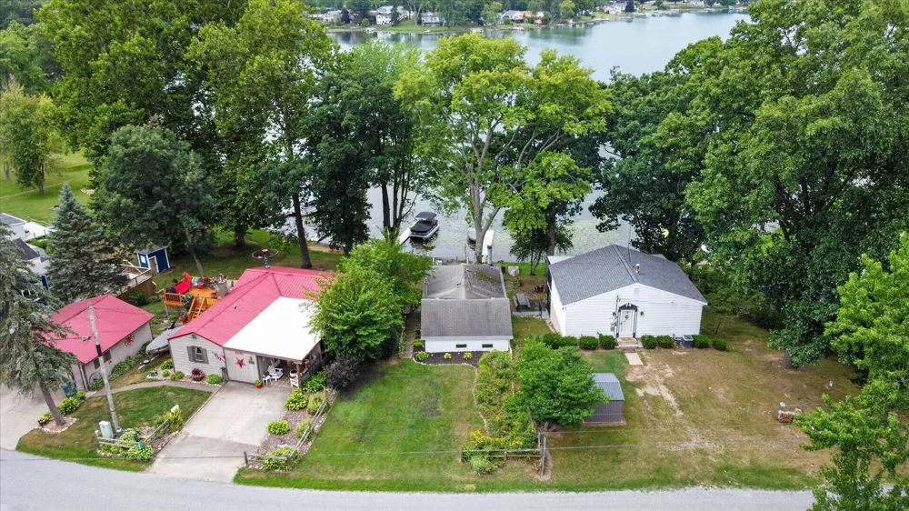 52784 Twin Lakeview Drive Wayne Township, MI 49047