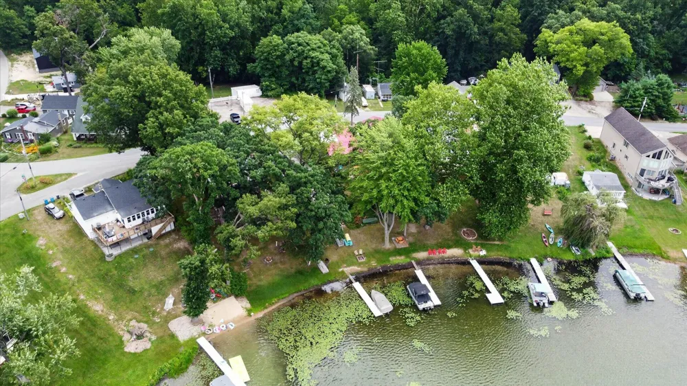 52784 Twin Lakeview Drive Wayne Township, MI 49047