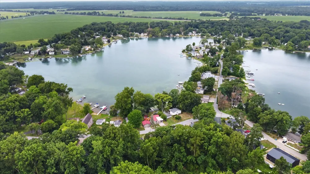 52784 Twin Lakeview Drive Wayne Township, MI 49047
