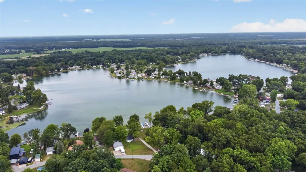 52784 Twin Lakeview Drive Wayne Township, MI 49047