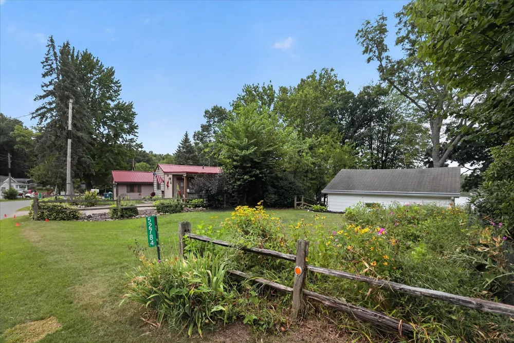 52784 Twin Lakeview Drive Wayne Township, MI 49047