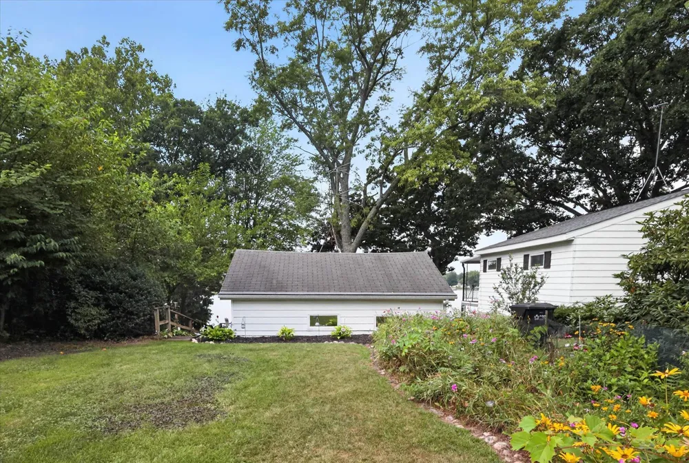 52784 Twin Lakeview Drive Wayne Township, MI 49047