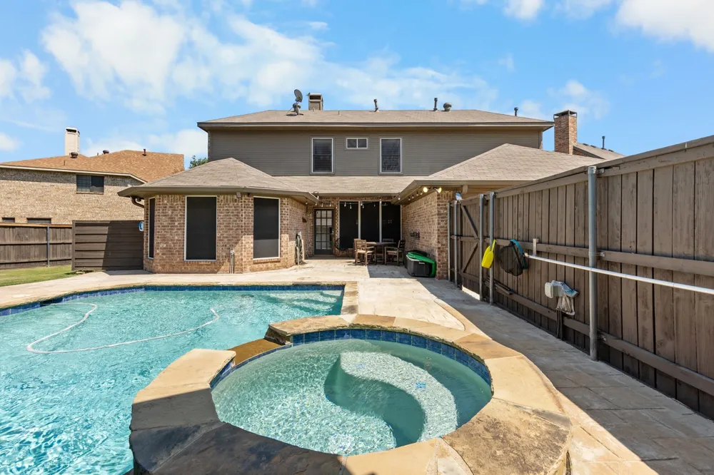 329 Bricknell Drive Coppell, TX 75019