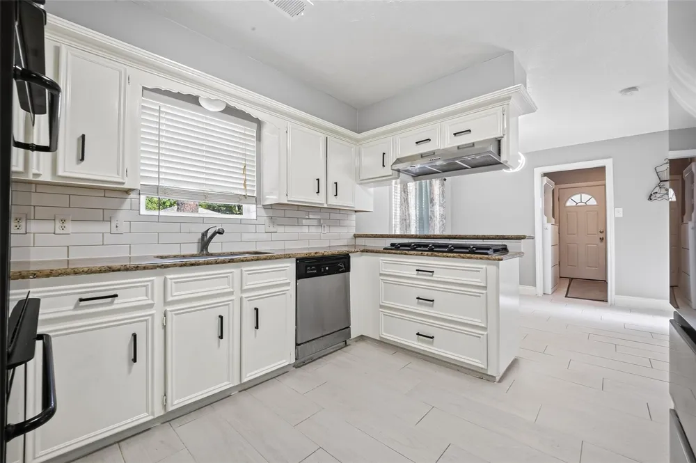2227 Pine River Drive Houston, TX 77339