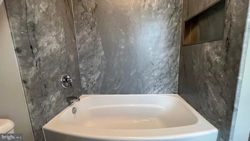 39 BUTTONWOOD STREET #B Mount Holly, NJ 08060