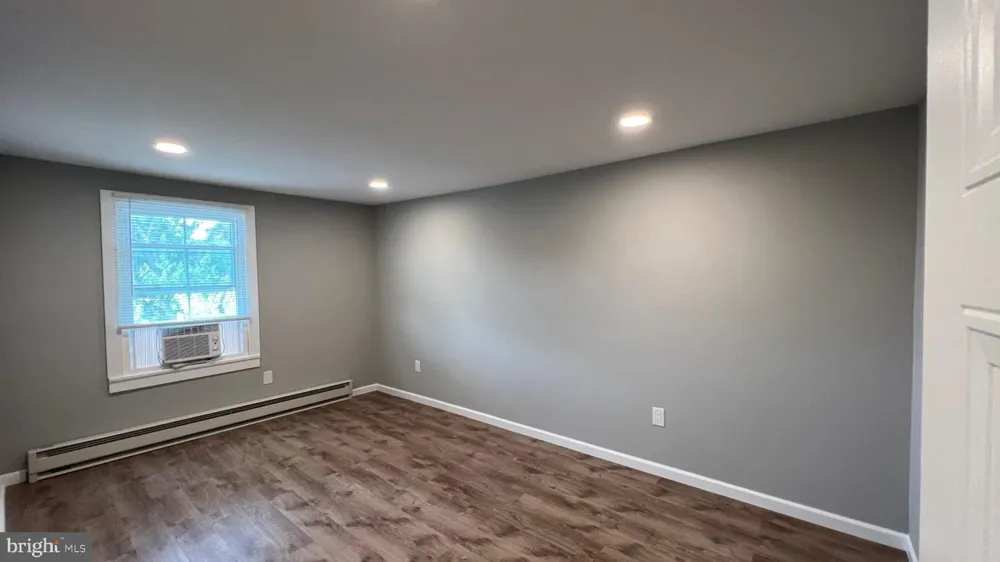 39 BUTTONWOOD STREET #B Mount Holly, NJ 08060