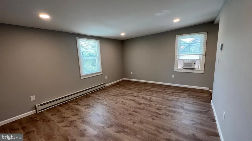 39 BUTTONWOOD STREET #B Mount Holly, NJ 08060