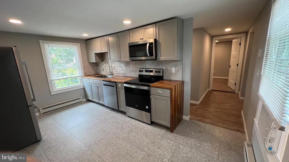 39 BUTTONWOOD STREET #B Mount Holly, NJ 08060