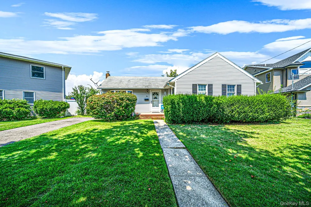1 Bradish Lane Babylon, NY 11702